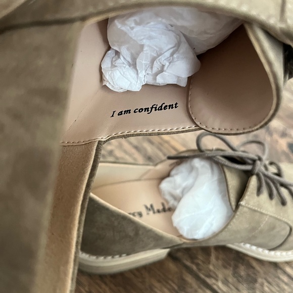 Mercy Made Vegan Sage Taupe Oxford - Picture 5 of 6